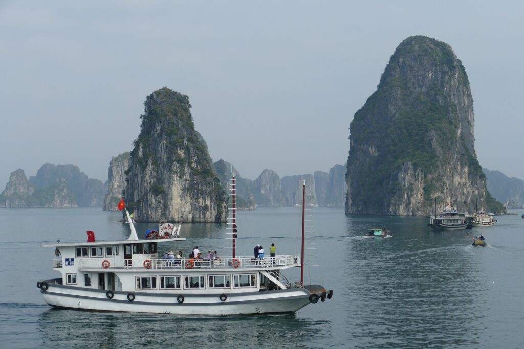 đi du lịch Vịnh Hạ Long
