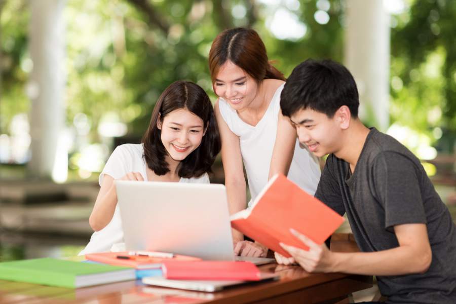 Hướng dẫn cách vay tiền online cho người 17 tuổi