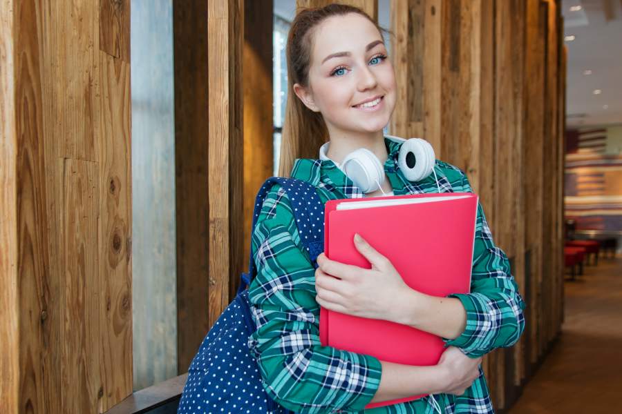 Đặc điểm gói vay tiền từ tuổi 17