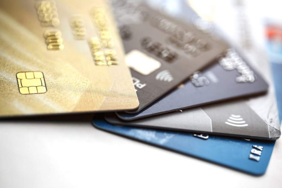 Các ngân hàng nào làm thẻ ATM miễn phí?