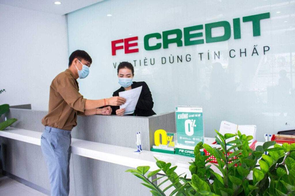 FE Credit có lừa khách hàng về lãi suất không?